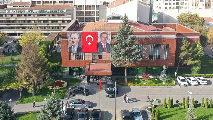 Kayseri Büyükşehir Belediyesi'ndeki toplantı öncesi CHP'den dikkat çeken görüşme