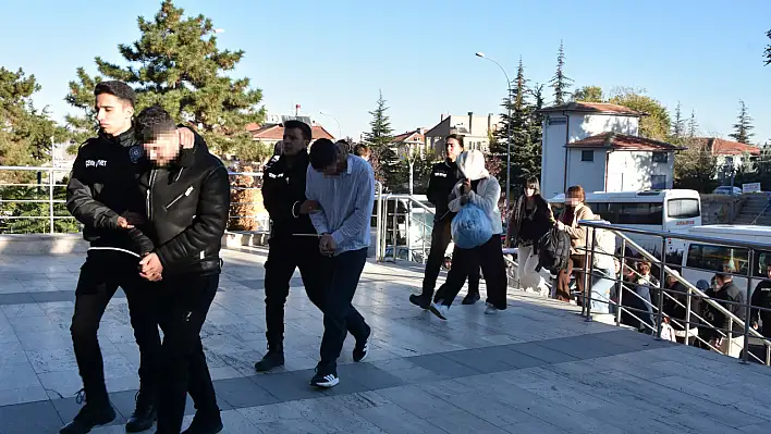 Kayseri dahil 19 ilde operasyon! Üniversite okumak için gittiği şehirde çete lideri oldu
