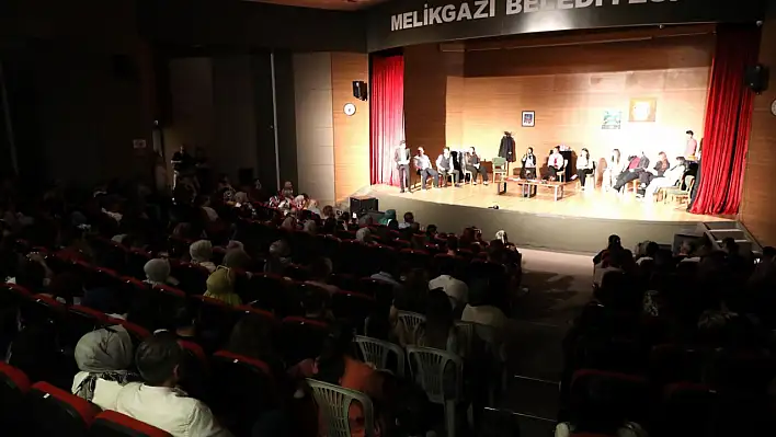 Kayseri'de '12 Jüri' İle tiyatro keyfi