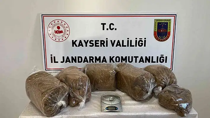 16 kilo kaçak tütün ele geçirildi