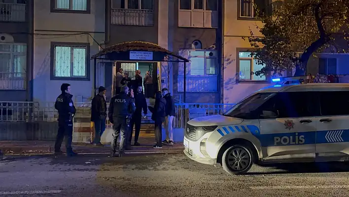 Kayseri'de 18 yaşındaki genç kız 4. kattan düştü!