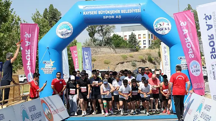 Kayseri'de 5 km'lik koşuya yoğun katılım!