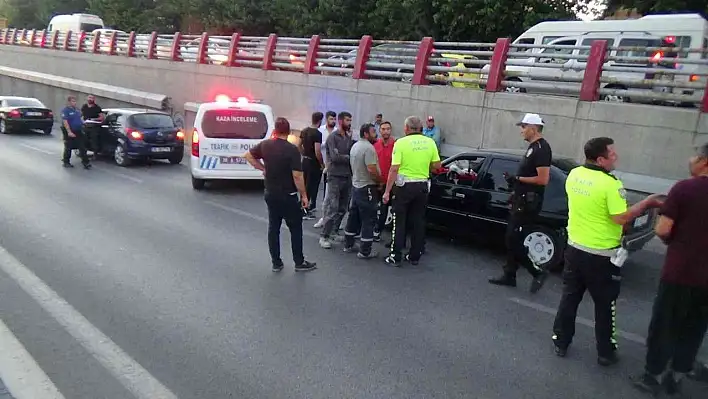 Kayseri'de 6 araçlı zincirleme kaza! Yaralılar var...