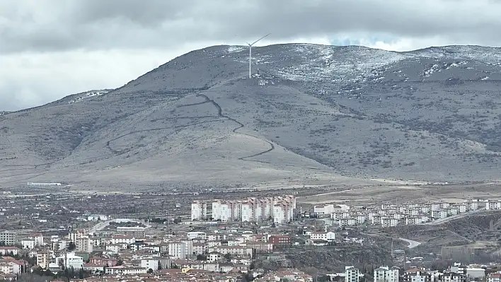 Kayseri'de 65 kat yüksekliğindeki türbin dönmeye başladı