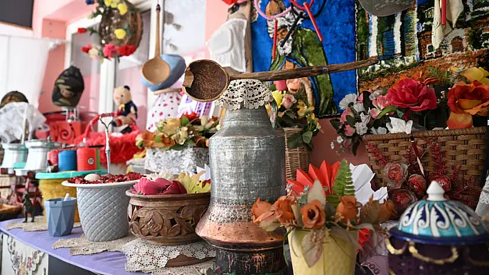 Kayseri'de görenleri şaşkına çeviren evin her köşesi hatıra dolu
