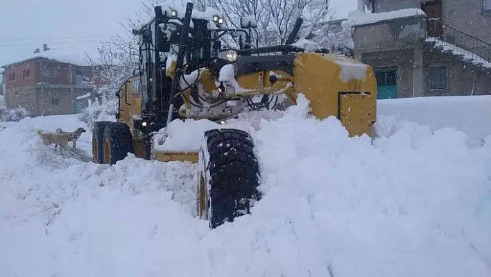 Kayseri'de 74 mahalle yolu ulaşıma açıldı