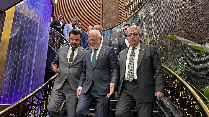 AK Parti'nin eski Başkanı Kayseri'de o isimleri bir araya getirdi