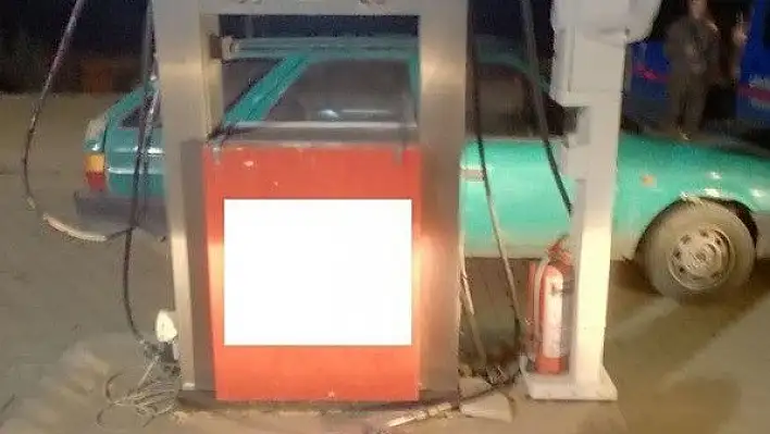 Akaryakıt istasyonundaki LPG düzeneği görenleri şaşırttı