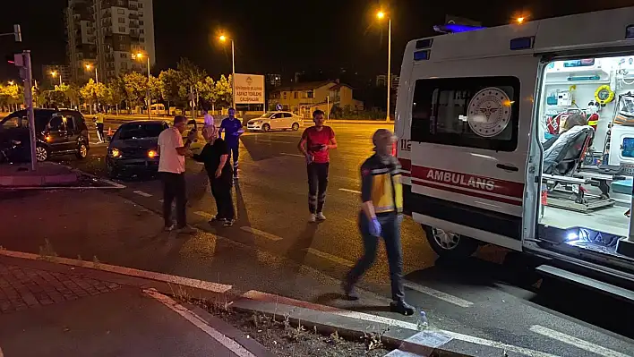 Kayseri'de kazaya neden olan  alkollü sürücü 'nasılsınız?' deyip kaçtı