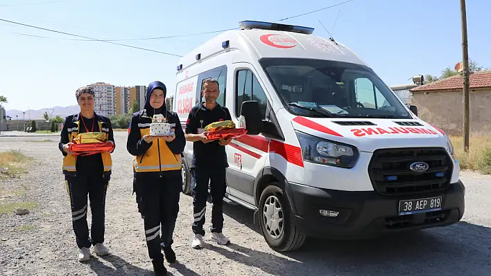 Kayseri'de anlamlı kutlama: Önce nefes oldular sonra…