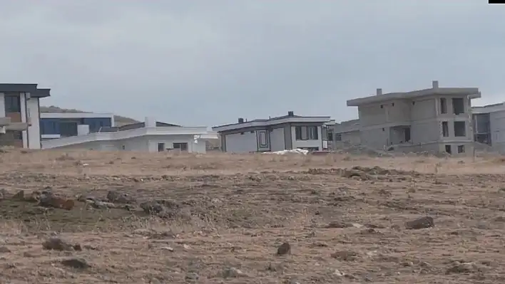 Kayseri'de 'ballı villa' tepkisi: Bir verdiniz 50 katını aldınız!