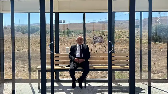 Kayseri'de Belediye Başkanı otobüs durağından çıkamadı!