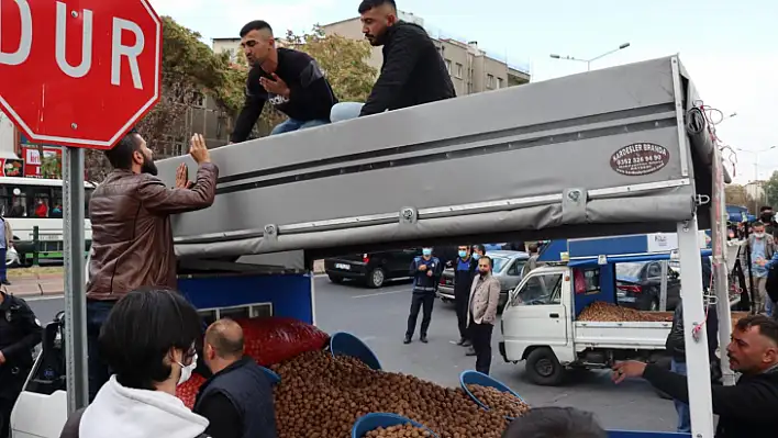 Kayseri'de bıçaklı seyyar eylemi!