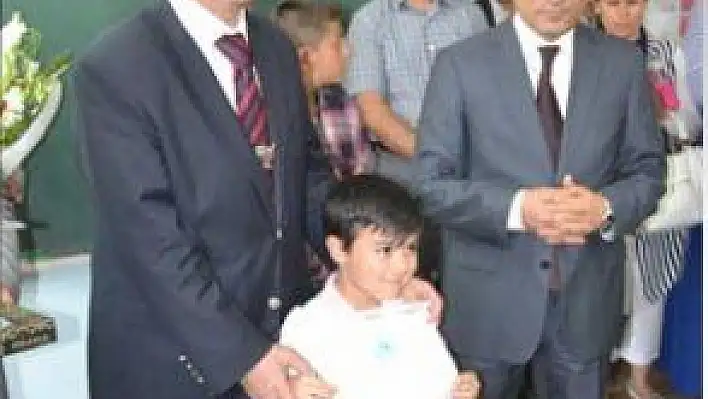 KAYSERİ'DE 283 BİN 135 ÖĞRENCİ KARNE ALMANIN HEYECANINI YAŞADI