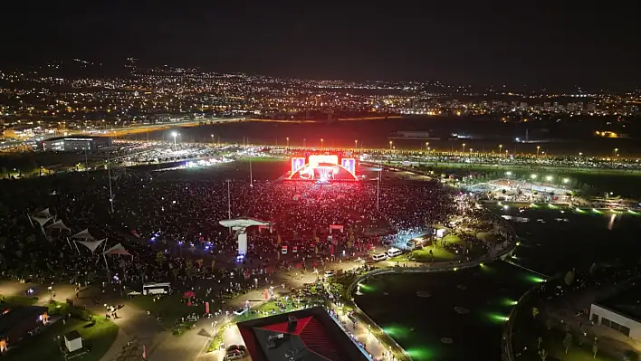 Kayseri'de binlerce kişi dün akşam oraya koştu