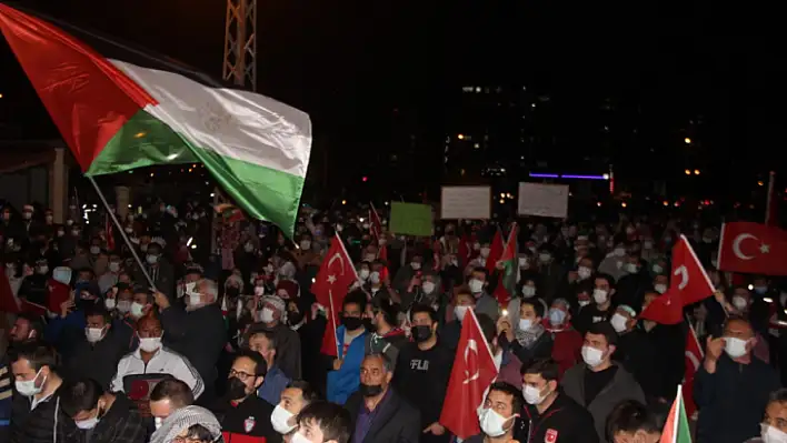 Kayseri'de binlerce kişi Filistin'e destek için toplandı