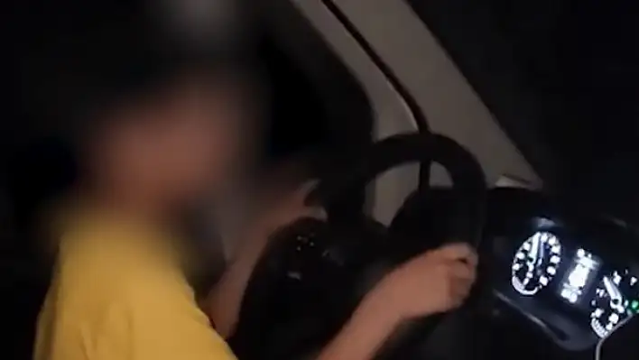 Kayseri'de bu da oldu! 10 yaşındaki çocuğa araba kullandırdı