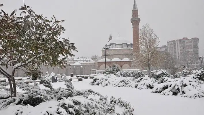 Kayseri'de bugün ezan vakitleri (16 Aralık Pazartesi)