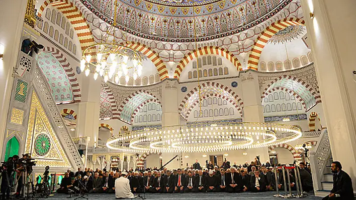Kayseri'de bugün ezan vakitleri (26 Ağustos Salı)