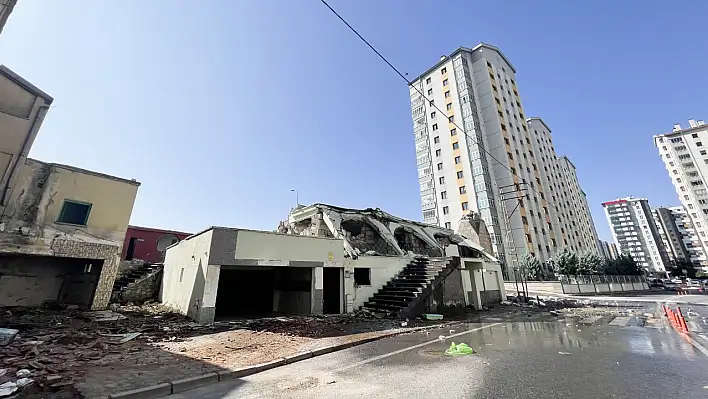 Kayseri'de cami yıktılar!