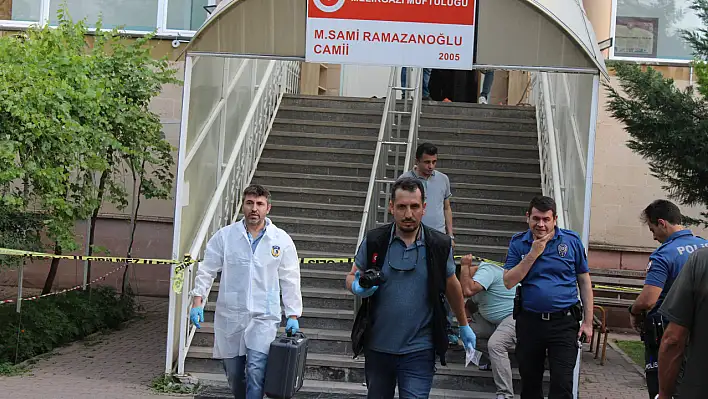 Kayseri'de camide namaz kılarken cinayete kurban gitti