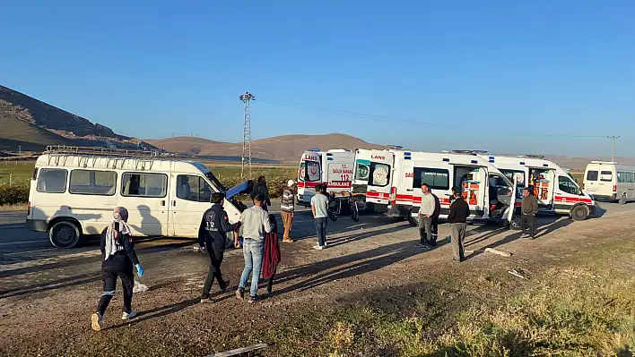 Kayseri'de can pazarı! Minibüs kaza yaptı