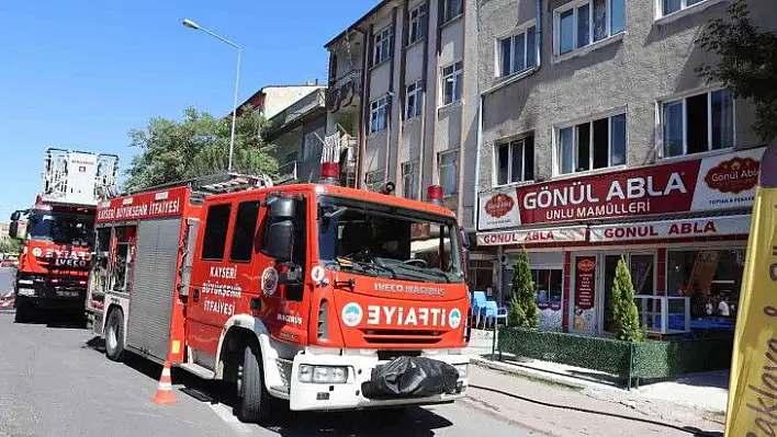 Kayseri'de çıkan yangında ev kullanılamaz hale geldi