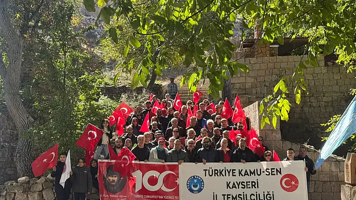 Kayseri'de Cumhuriyet yürüyüşü