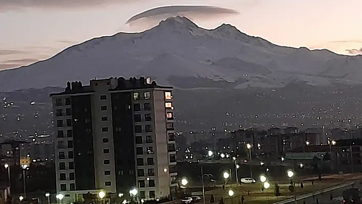 Kayseri'de dikkatli bakan herkes aynı şeyi gördü!