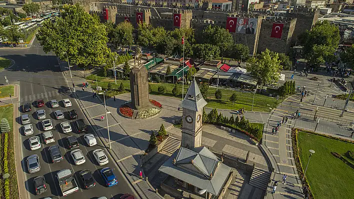 Kayseri'de, dün akşam getirilen kısıtlama tepkisi: Ciddi mağduriyetler, yığılmalar oluşacak!