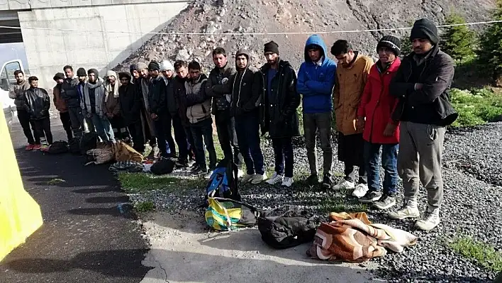 Kayseri'de 21 düzensiz göçmen yakalandı
