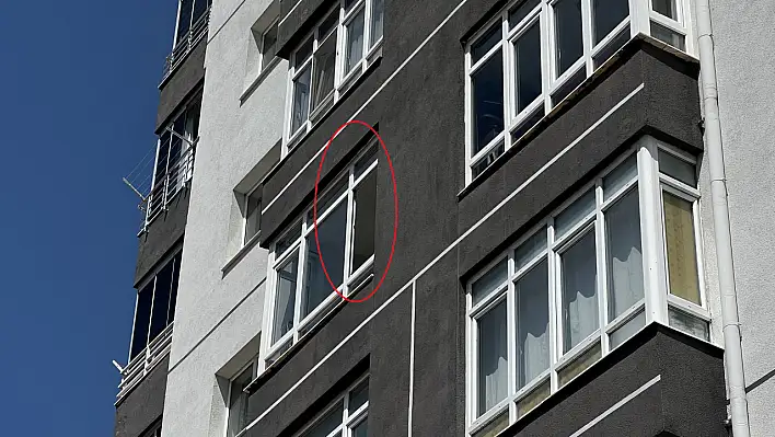 Kayseri'deki evinde sildiği cam sonu oldu!