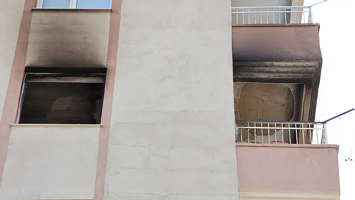 Kayseri'de evi yanan aileye Belediye Başkanı'ndan ziyaret!
