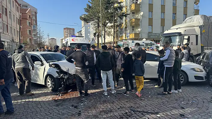 Kayseri'de feci kaza: Yaralılar var