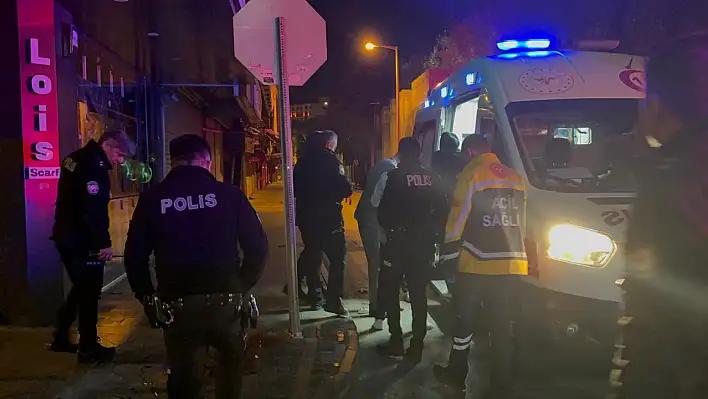 Kayseri'de gece kulübünde çıkan kavgada kan aktı! Baba oğul yaralandı