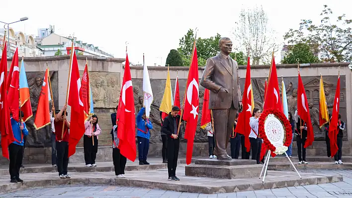 Kayseri'de gençlik haftası renkli etkinliklerle başladı