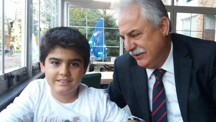 Kayseri'de hayata veda eden CHP'li Başkanın torunu, dedesine verdiği sözü tuttu! Bakın hangi bölümü kazandı?