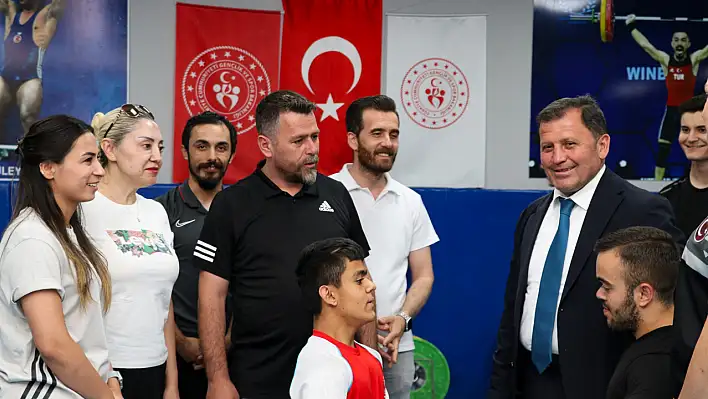 Kayseri'de il müdürlüğünden sporculara destek
