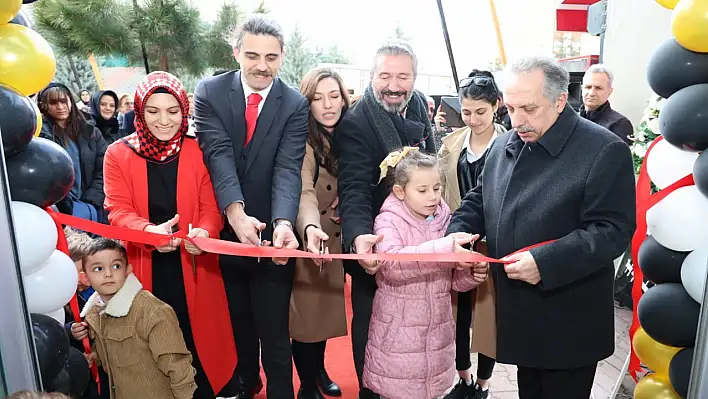 Kayseri'de ilk: Tiyatro akademisi açıldı