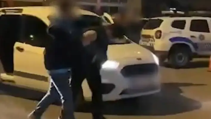 Kayseri'de iş yerini basıp gasp ettiler