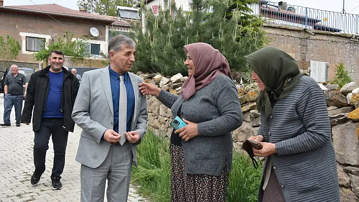 Kayseri'de İYİ Partili Başkan seçimde yarıştığı AK Partili ismin fotoğrafını belediye binasına astı!