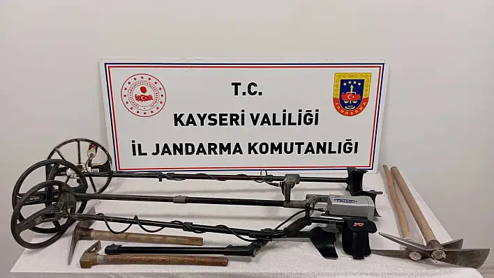 Kayseri'de kaçak kazı yaparken suçüstü yakalandılar