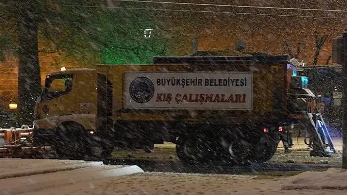 Kayseri'de kapanan 104 yol ulaşıma açıldı