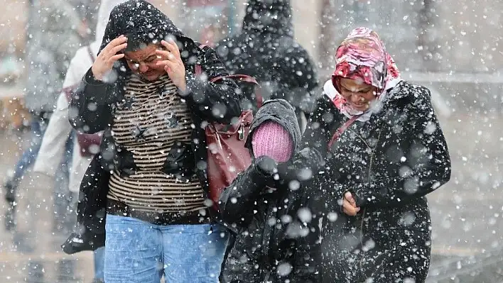 Kayseri'de kar yağışı etkili oldu