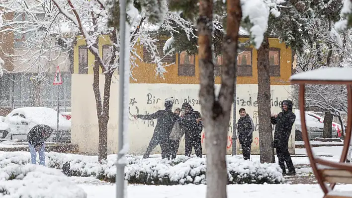 Kayseri'de kar yağışı ne zamana kadar sürecek? Açıklama geldi! O güne dikkat