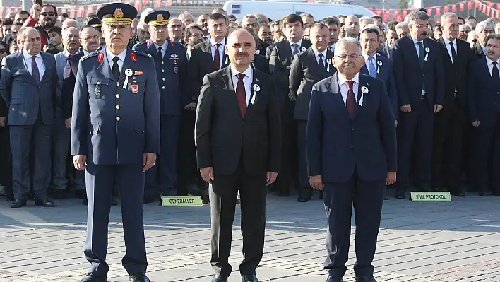 Kayseri'de ve Türkiye de Saat 09:05 te hayat durdu