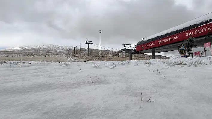 Kayseri'de kayakseverleri heyecanlandıran görüntüler!