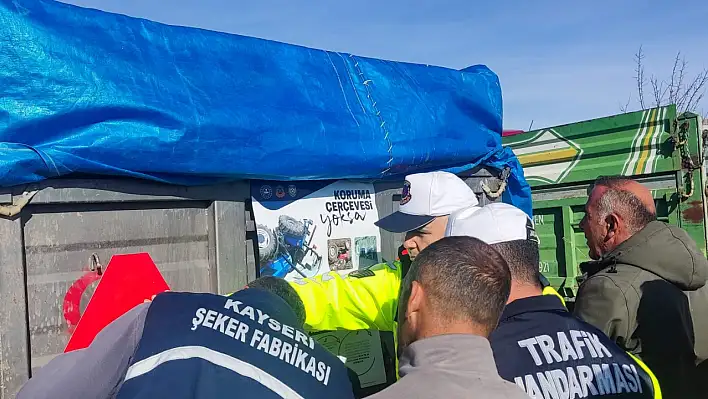 Kayseri'de kazaları önlemeye yönelik ücretsiz dağıtıldı!