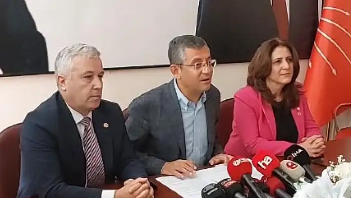 Kayseri'de konuşan Özel: Orta direği yok ettiler! Hepsi yoksul artık...