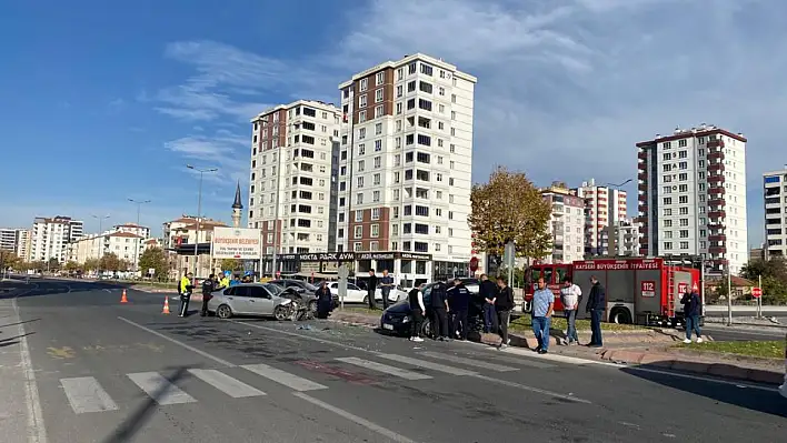 Kayseri'de korkutan kaza: Otomobiller çarpıştı